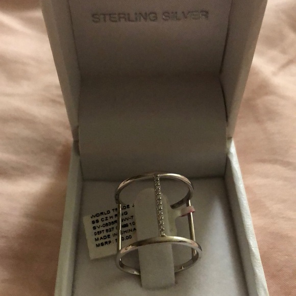 A ring - Picture 4 of 4